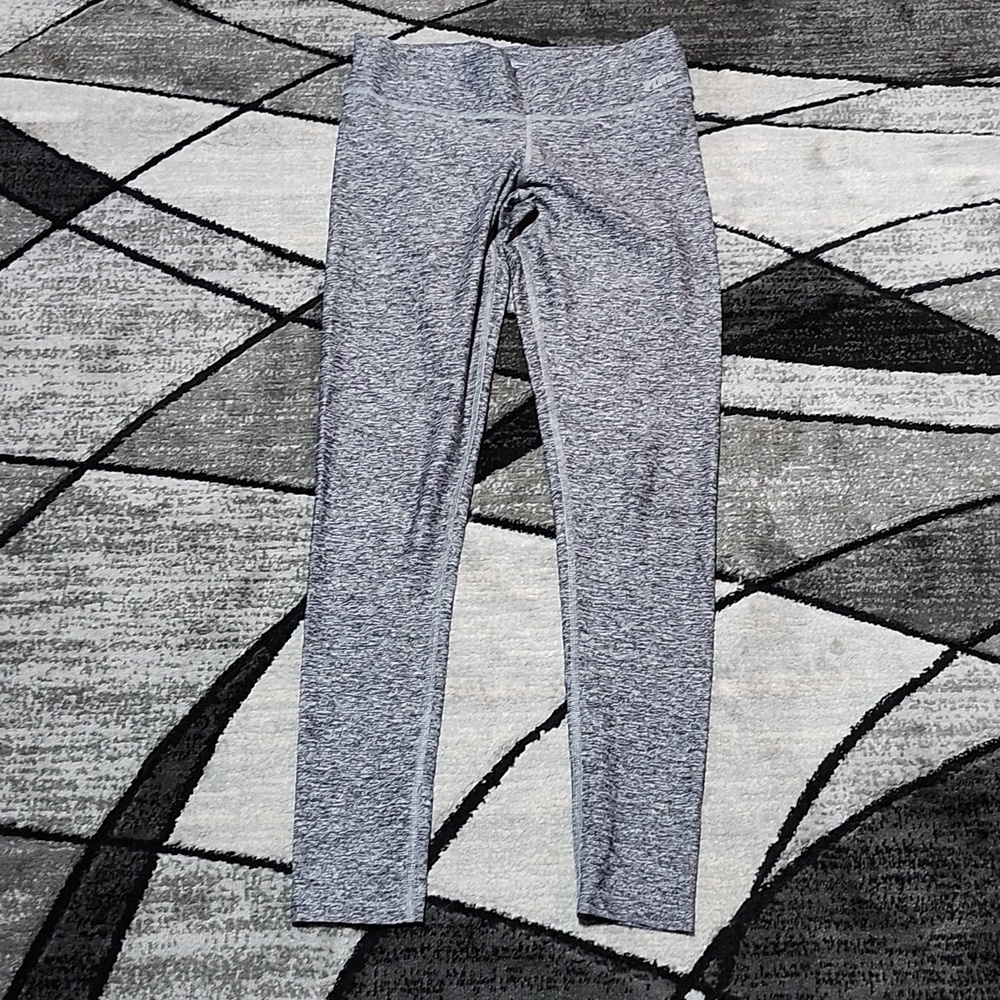 VS PINK ULTIMATE YOGA 2015 REFLECTIVE LOGO HIDDEN POCKET GRAY LEGGINGS